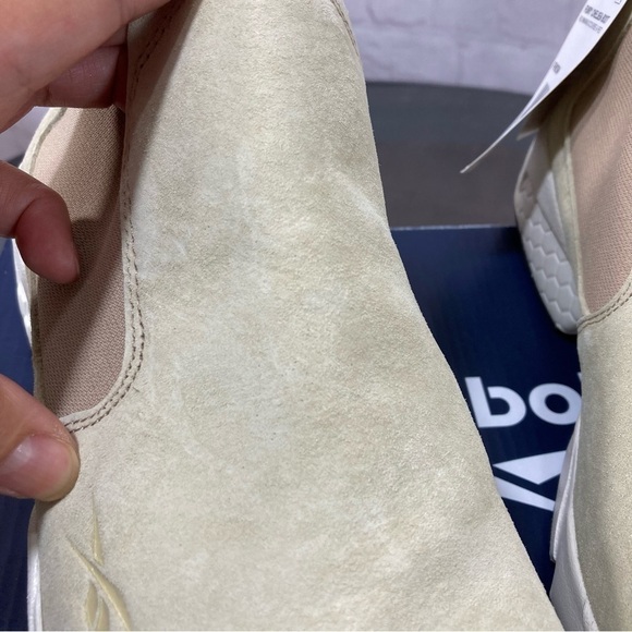 REEBOK FURY CHELSEA BOOT. beige suede leather material. Women’s running shoes 7 - Picture 3 of 15